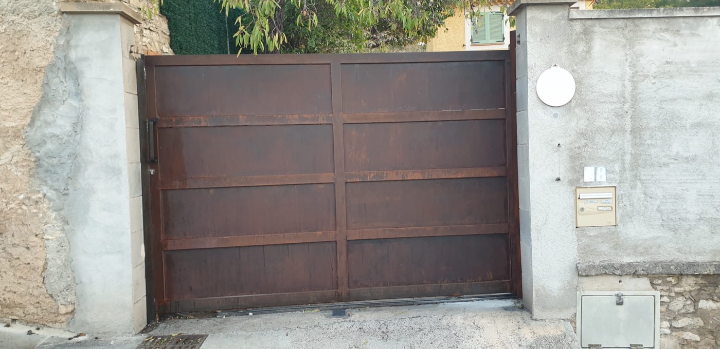 Ouvrage de ferronnerie sur mesure réalisé par l'Atelier Gombertois à Marseille
