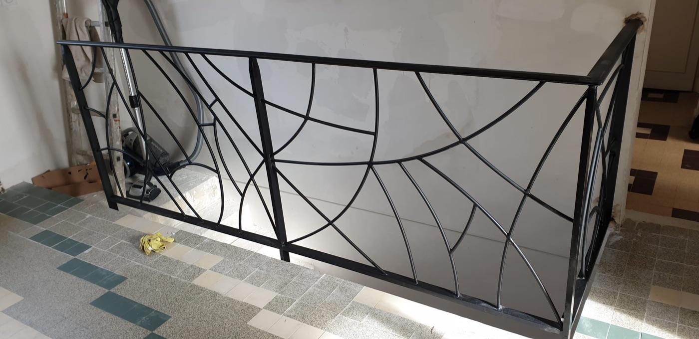 Garde-corps en fer forgé sur mesure réalisé par l'Atelier Gombertois — ferronnerie à Marseille